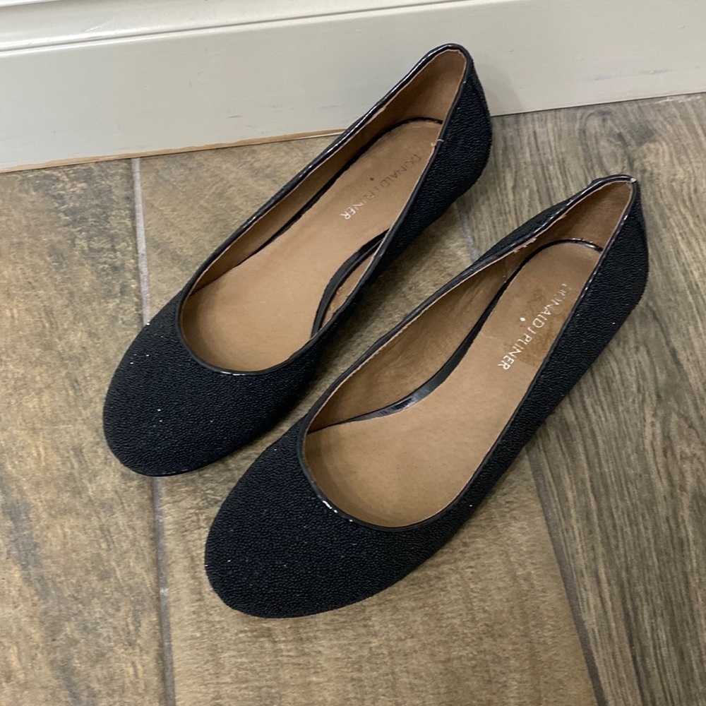 Donald J.Pliner black sparkle shoes size 8 M